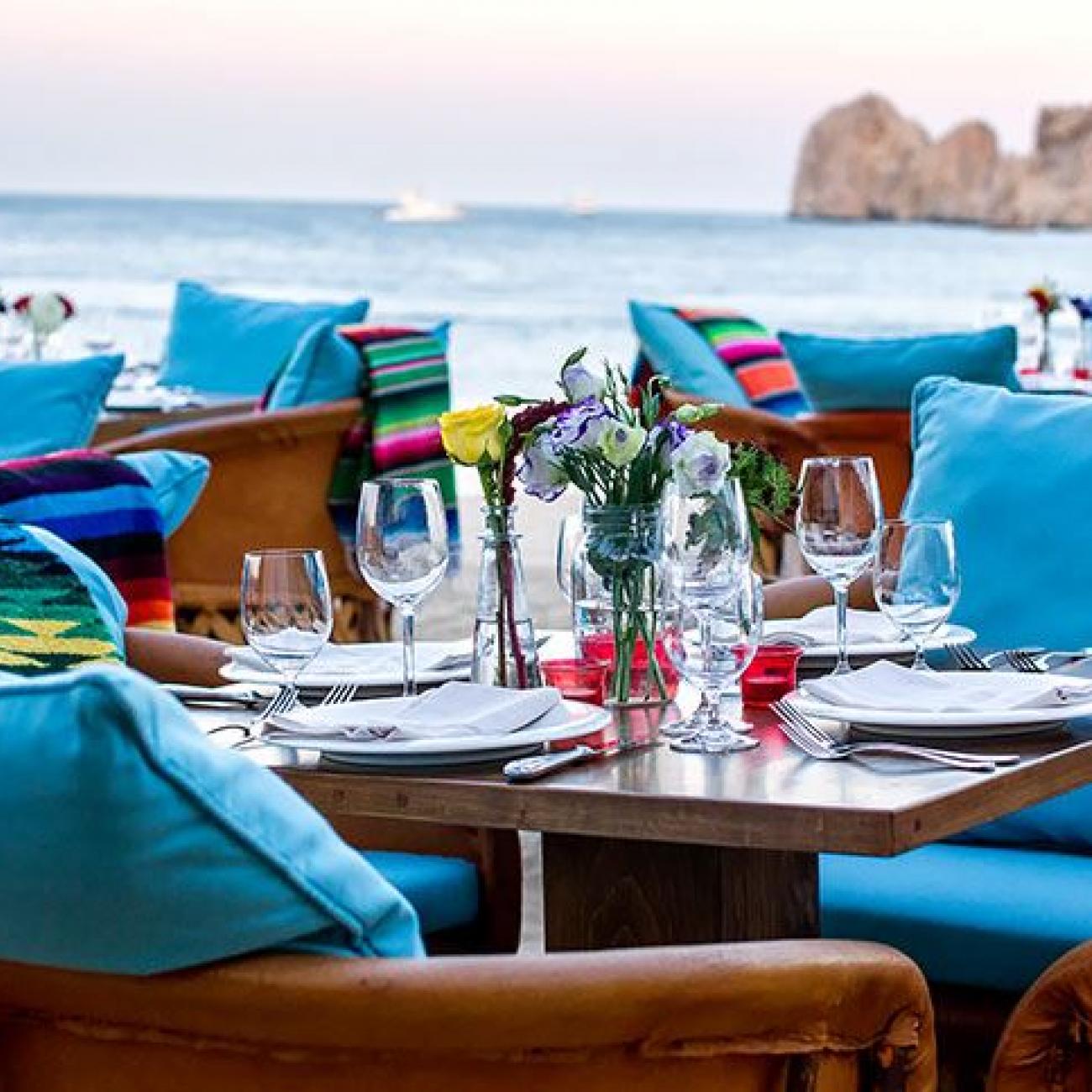 hacienda beach club dinner table by the ocean